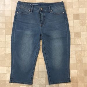 Talbots 8 petite pedal pusher jeans.